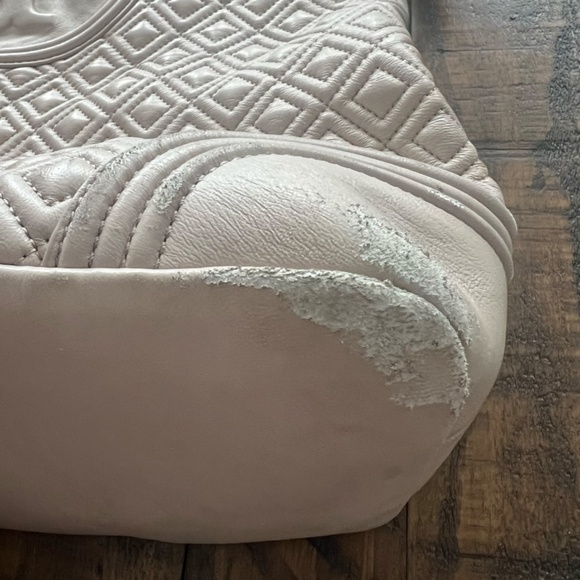 Tory Burch Fleming Large Leather Quilted Tote Bag Purse with Gold Chain - Picture 2 of 16